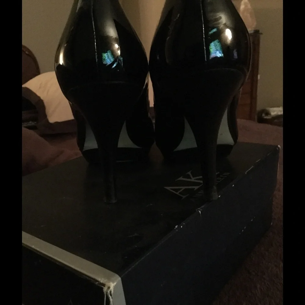 Anne Klein Black Patent Heels - Picture 2 of 5
